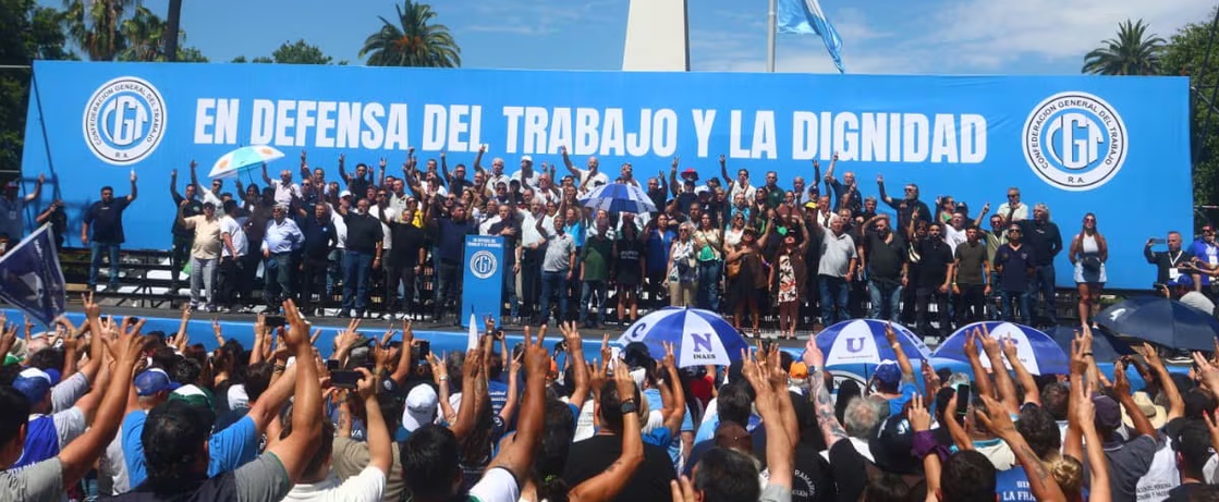 LA CGT CONVOCA UNA MARCHA POR LOS ENDEUDADOS Y ANALIZA LLAMAR A PARO GENERAL