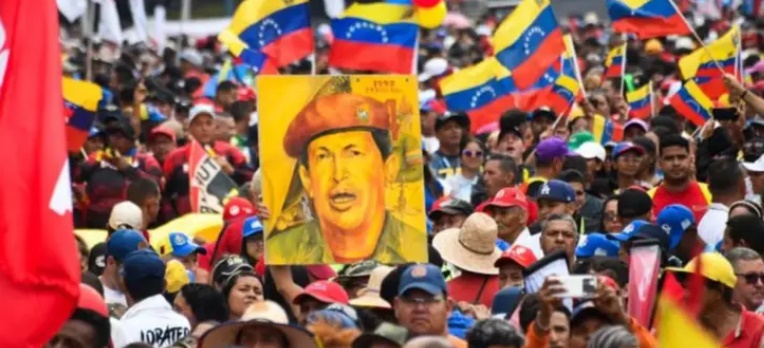 MILES DE VENEZOLANOS MARCHARON EN CARACAS PARA EXIGIR LA LIBERACI&Oacute;N DE NICOL&Aacute;S MADURO Y CILIA FLORES