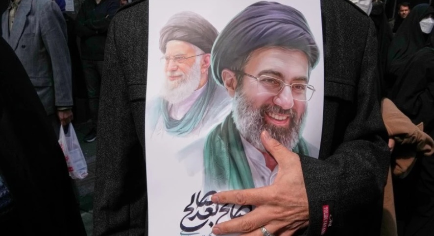 MOJTABA KHAMENEI SIGUE SIN APARECER EN P&Uacute;BLICO: &iquest;LO CUIDAN PARA EVITAR OTRO ATAQUE?