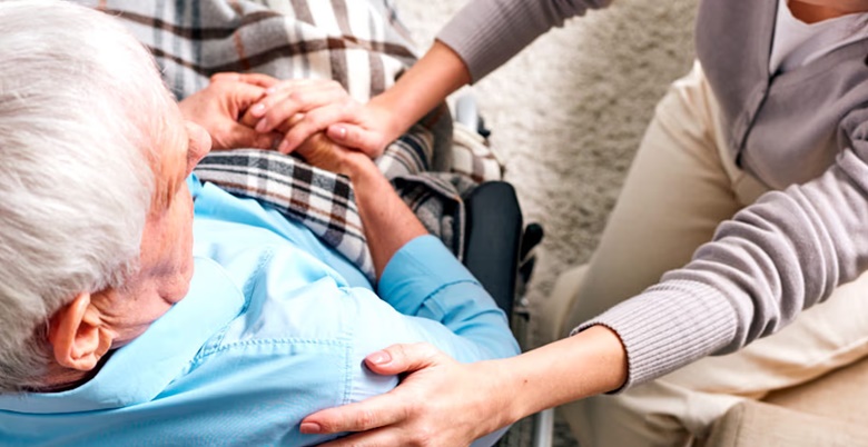 MENOS NACIMIENTOS Y M&Aacute;S ADULTOS MAYORES: EL DESAF&Iacute;O DE DISE&Ntilde;AR UN SISTEMA DE CUIDADOS