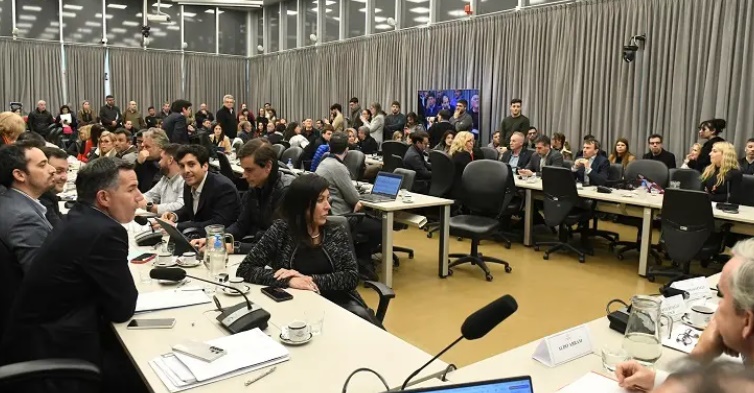 EL OFICIALISMO CONSIGUI&Oacute; EL DICTAMEN DEL PROYECTO DE REFORMA DE LA CARTA ORG&Aacute;NICA DEL BCRA