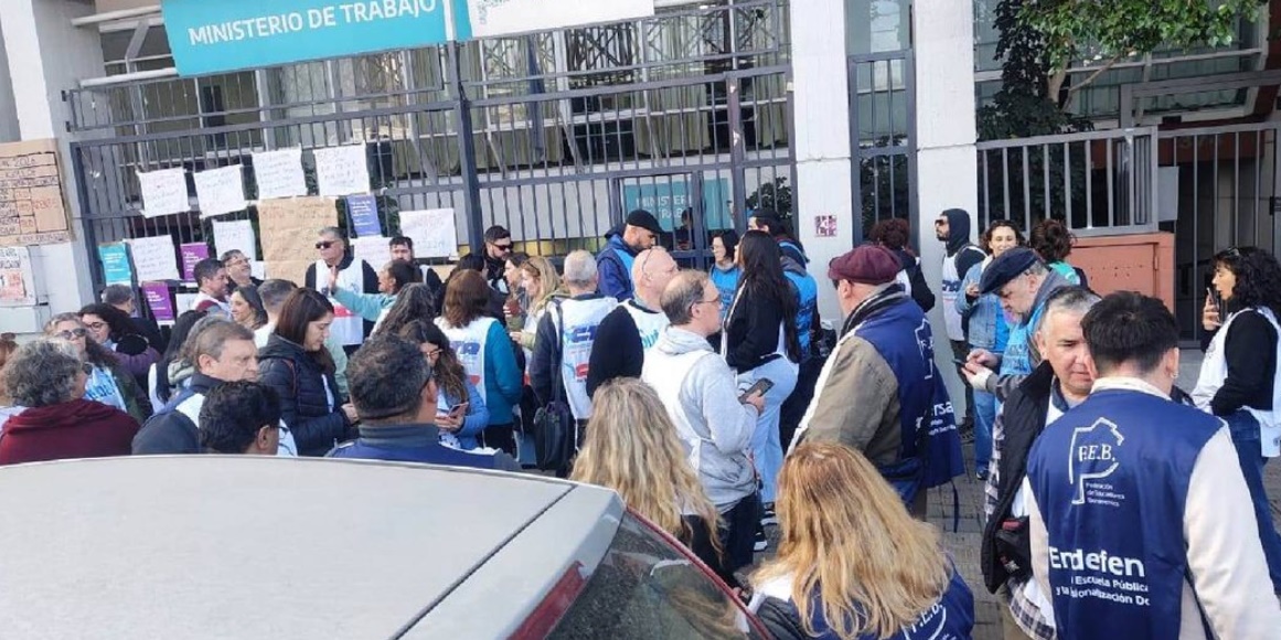 DOCENTES BONAERENSES RATIFICARON EL RECLAMO POR UNA SUBA SALARIAL EN JUNIO