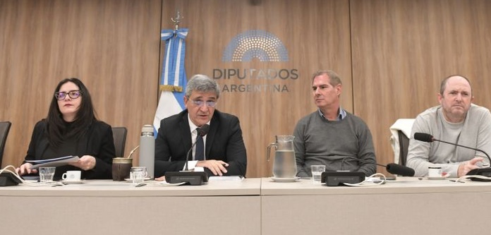 PRESUPUESTO 2027: ESPECIALISTAS EN NI&Ntilde;EZ ALERTAN POR LA DEROGACI&Oacute;N DE LAS ACTUALIZACIONES AUTOM&Aacute;TICAS DE LAS ASIGNACIONES FAMILIARES