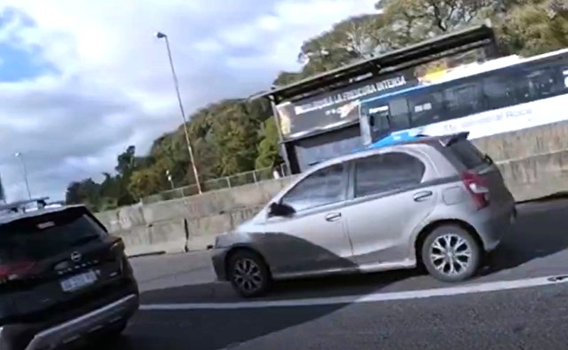 SANCIONAN A CASI 1.800 CONDUCTORES POR CIRCULAR POR LA BANQUINA EN AUTOPISTAS BONAERENSES