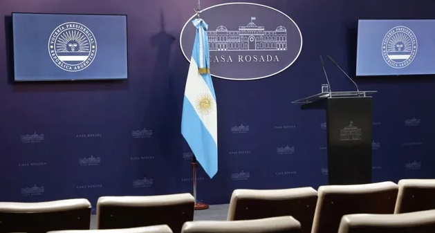 ANTE LA INMINENCIA DE UN FALLO ADVERSO, AHORA EL GOBIERNO REABRE LA SALA DE PERIODISTAS DE LA ROSADA