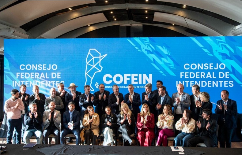 INTENDENTES DE CIUDADES DE TODO EL PA&Iacute;S RECLAMARON DESDE ROSARIO AL GOBIERNO NACIONAL LA RESTITUCI&Oacute;N DE FONDOS RETENIDOS