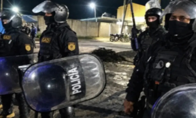 FUERTE OPERATIVO POLICIAL DESALOJ&Oacute; EL BLOQUEO EN LA PLANTA TRES ARROYOS DE PILAR