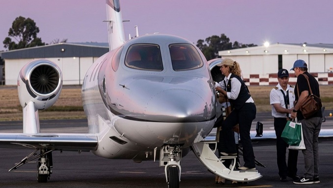 DESLOM&Aacute;NDOSE:   ADORNI COSECHA PALMEADAS Y  DENUNCIAS JUDICIALES