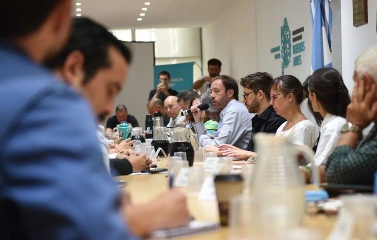 ESTATALES BONAERENSES ACEPTARON LA OFERTA DE 6% DE AUMENTO