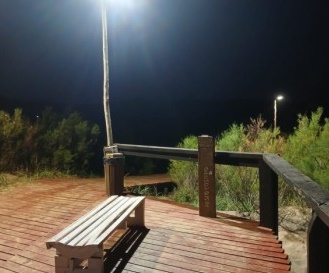 AVANZA EN VILLA GESELL LA INSTALACI&Oacute;N DE LUMINARIAS SOBRE LA RAMBLA