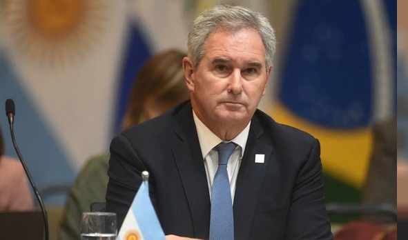 EL GOBIERNO NO DESCARTA ENVIAR BUQUES A LA GUERRA CON IR&Aacute;N