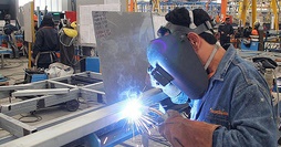 LA INDUSTRIA ARROJA SUS PEORES N&Uacute;MEROS DESDE EL ESTALLIDO DE LA CONVERTIBILIDAD:  APENAS EL 54% DE SU CAPACIDAD INSTALADA