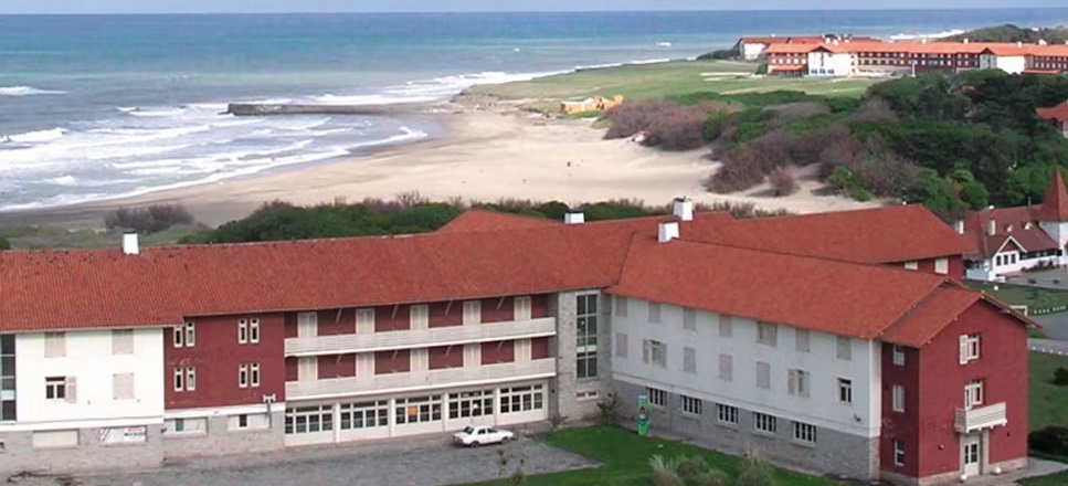 LA JUSTICIA ORDEN&Oacute; EL DESALOJO DE TRABAJADORES DEL COMPLEJO TUR&Iacute;STICO EN CHAPADMALAL