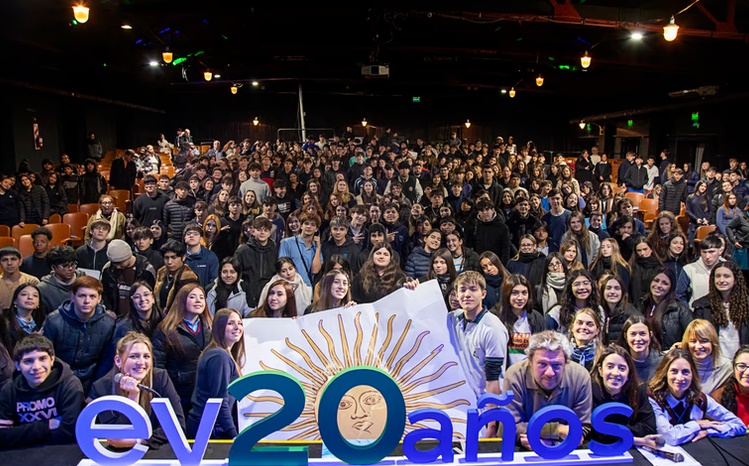 EN SU VIG&Eacute;SIMO ANIVERSARIO SE LANZ&Oacute; UNA NUEVA EDICI&Oacute;N DEL PROGRAMA ESCUELA DE VECINOS