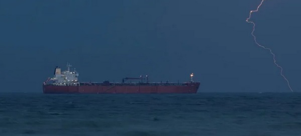 IR&Aacute;N DESAF&Iacute;A EL ULTIM&Aacute;TUM DE TRUMP Y RESTRINGE EL PASO POR EL ESTRECHO DE ORMUZ