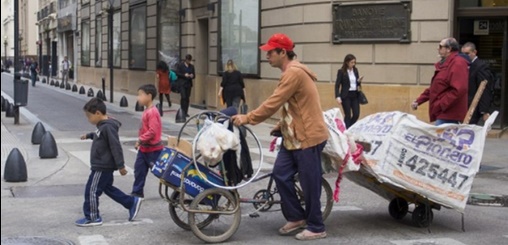 SEG&Uacute;N LA UCA M&Aacute;S DEL 50% DE LOS NI&Ntilde;OS ARGENTINOS SON POBRES