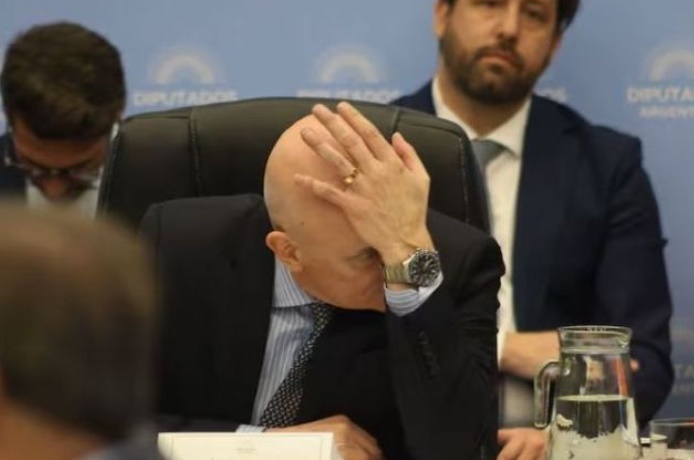 LA FISCAL&Iacute;A CONSIDERA FALSO EL CONTRATO CON EL QUE ESPERT INTENT&Oacute; JUSTIFICAR US$200.000 Y PIDE SU INDAGATORIA POR LAVADO