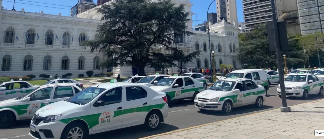 TAXISTAS VUELVEN A ENCABEZAR UNA MARCHA CONTRA LAS APPS DE TRANSPORTE