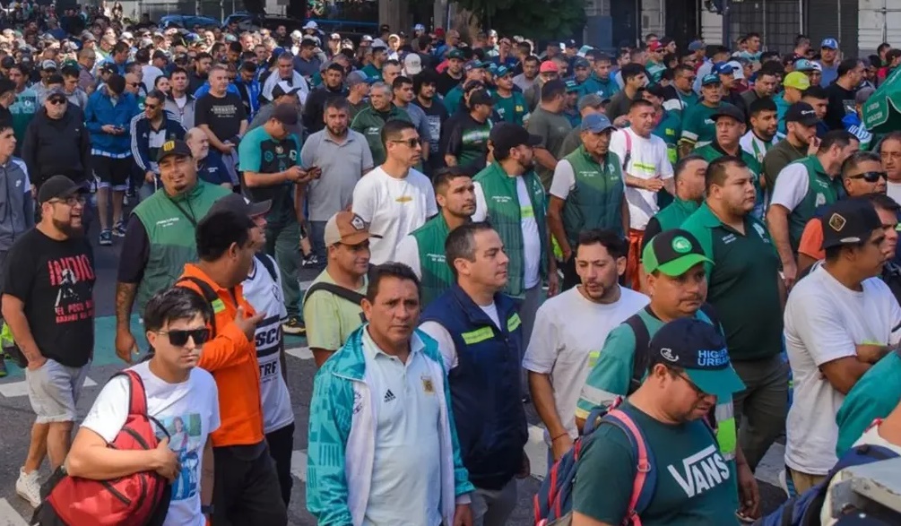 PABLO MOYANO CRUZ&Oacute; CON TODO AL INTENDENTE DE VILLA GESELL: &laquo;ESPEREMOS QUE TENGA LA DIGNIDAD DE ARREGLAR ESTE CONFLICTO, ANTES DE SUS MERECIDAS VACACIONES A MIAMI&raquo;