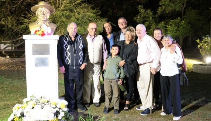 EMOTIVO HOMENAJE A  ARGENTINO LUNA EN GENERAL MADARIAGA