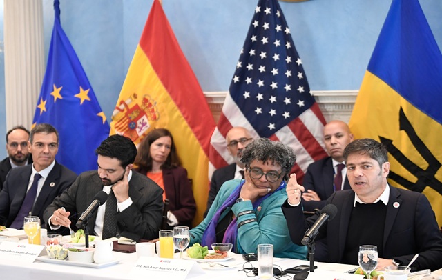 GIRA POR EEUU DE KICILLOF REUNIDO CON ZOHRAN MAMDANI Y PEDRO S&Aacute;NCHEZ: &laquo;EN ARGENTINA SE VIVE UNA CAT&Aacute;STROFE&raquo;