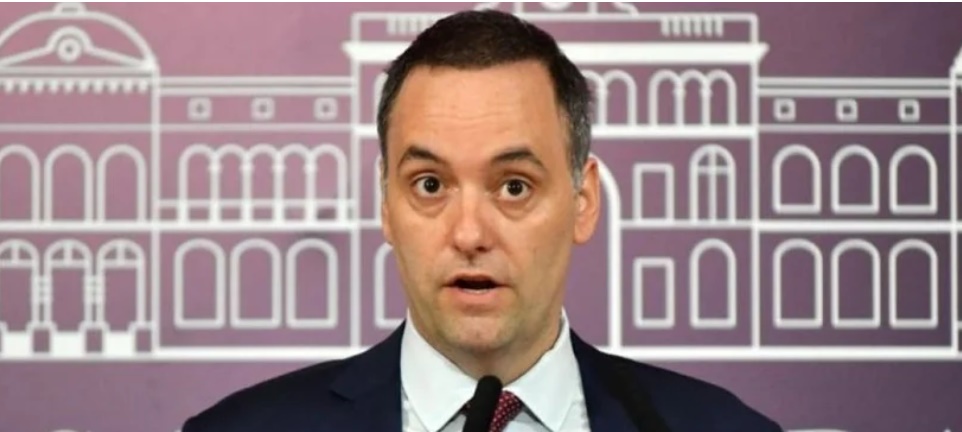 EL D&Iacute;A DE SU REAPARICI&Oacute;N P&Uacute;BLICA APARECI&Oacute; OTRO DEPARTAMENTO NO DECLARADO