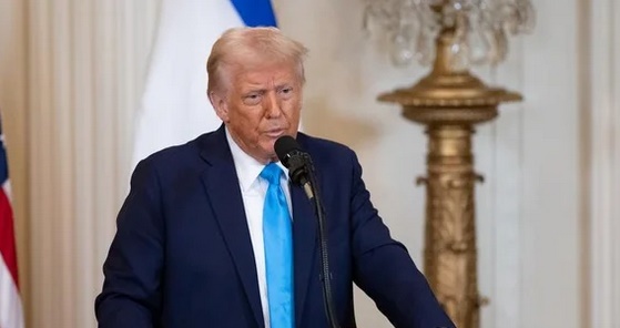 EL PRESIDENTE ESTADOUNIDENSE SE DISCULP&Oacute; INMEDIATAMENTE LUEGO DE LLAMAR EL  &ldquo;ESTRECHO DE TRUMP&rdquo; AL ESTRECHO DE ORMUZ