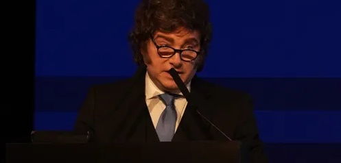 JAVIER MILEI, EN LA CENA DE LA FUNDACI&Oacute;N LIBERTAD: &ldquo;TARDE O TEMPRANO LA INFLACI&Oacute;N Y EL RIESGO PA&Iacute;S SE VAN A DESTROZAR&rdquo;