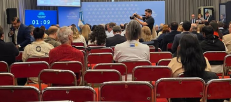 AUDIENCIA POR LA LEY DE GLACIARES: CR&Iacute;TICAS AL PROCESO Y FUERTE RECHAZO AL PROYECTO OFICIALISTA