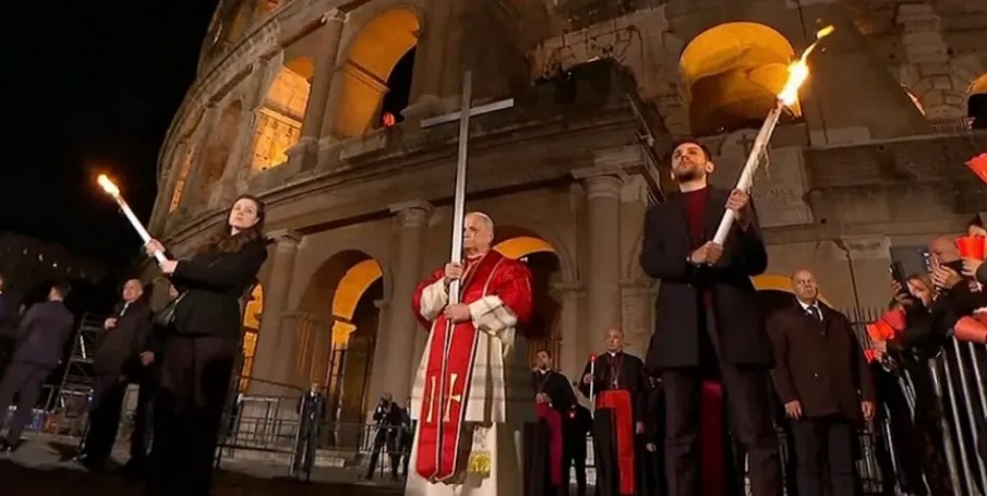 LE&Oacute;N XIV ENCABEZ&Oacute; EL VIA CRUCIS EN EL COLISEO DE ROMA