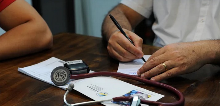LAS PREPAGAS AUMENTARON 417% DESDE QUE ASUMI&Oacute; MILEI Y 742.000 PERSONAS PERDIERON LA COBERTURA M&Eacute;DICA